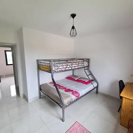Maison Près D’aurillac - Monts Du Cantal Casa vacanze *