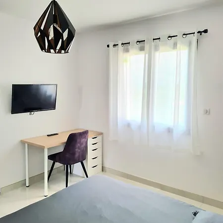 Maison Pres D'aurillac - Monts Du Cantal Holiday home Ytrac